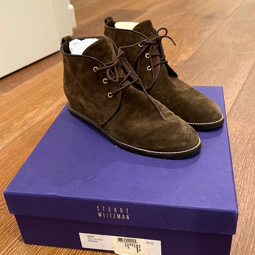 Stuart Weitzman 6.5 suede ankle booties